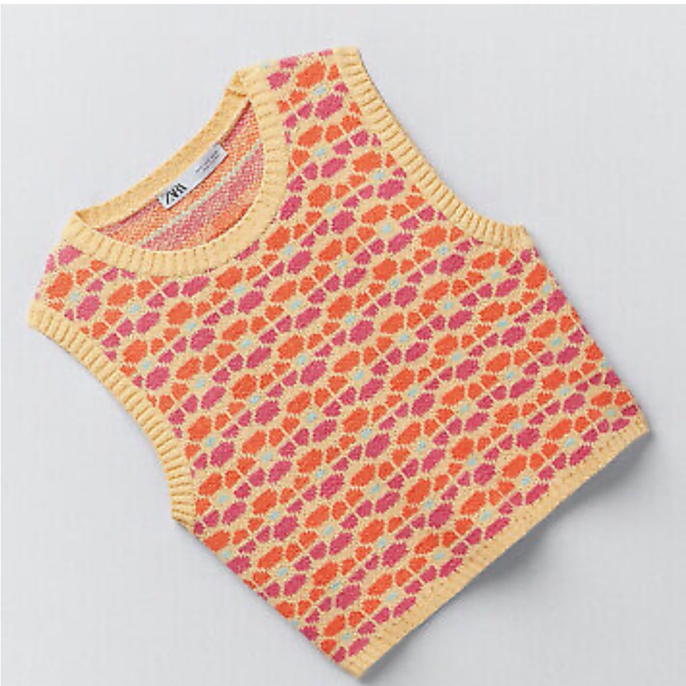 SOLD ON CURTSY | 70s ZARA floral jacquard knit sweater vest top